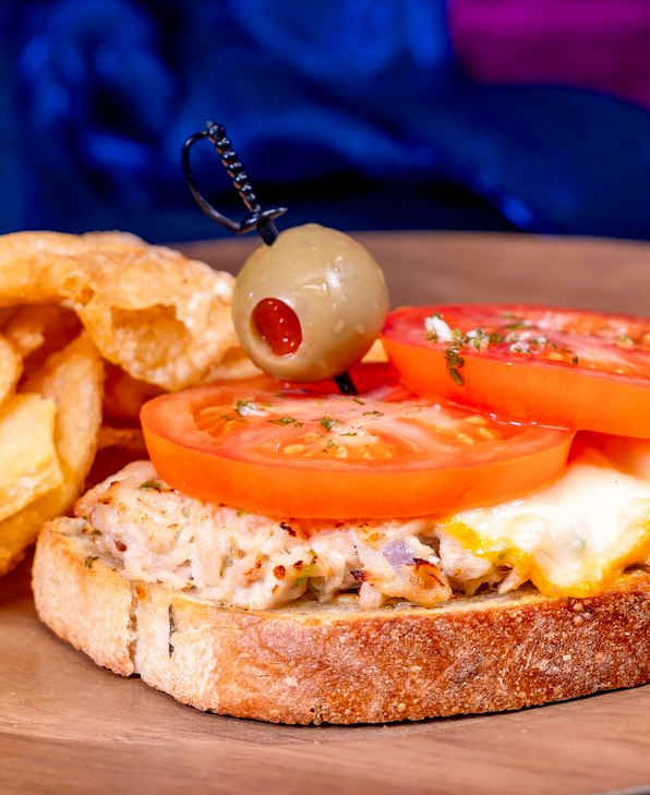 hook's galley tuna melt